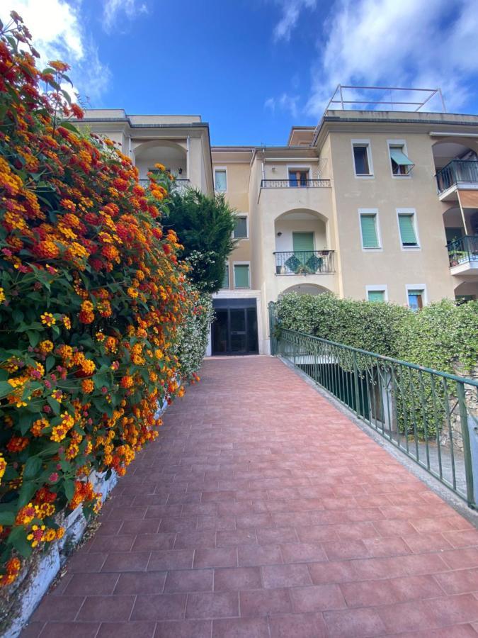Vivi La Mia Liguria - Esclusivo Appartamento Con Terrazzo E Giardino Finale Ligure Exteriör bild
